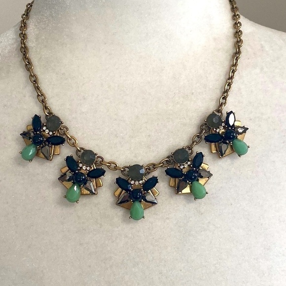 J. CREW Mixed Stone Floral Clusters Gray Hematite Black Green Gold Tone Necklace - Picture 3 of 17
